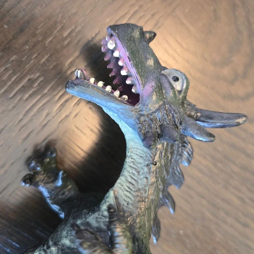 Lot of 2 Dragon‎ Figures: Gaveroth 6
